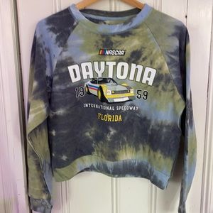 New without tags cropped sweatshirt large.